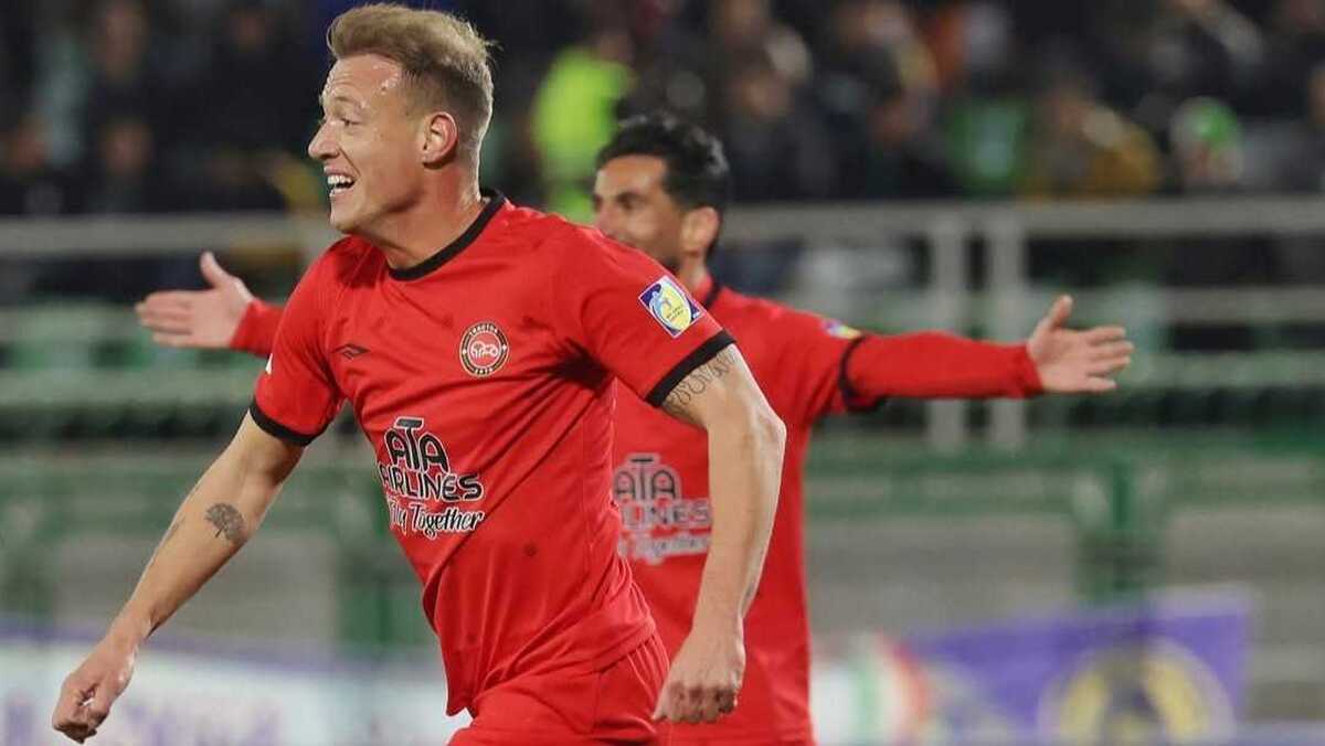 AFC مهاجم تراکتور را نقره داغ کرد