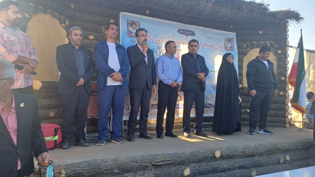 همایش پیاده روی خانوادگی و جشنواره‌ فرهنگی ورزشی ساحلی جهان نما در سواحل ساری برگزار شد
