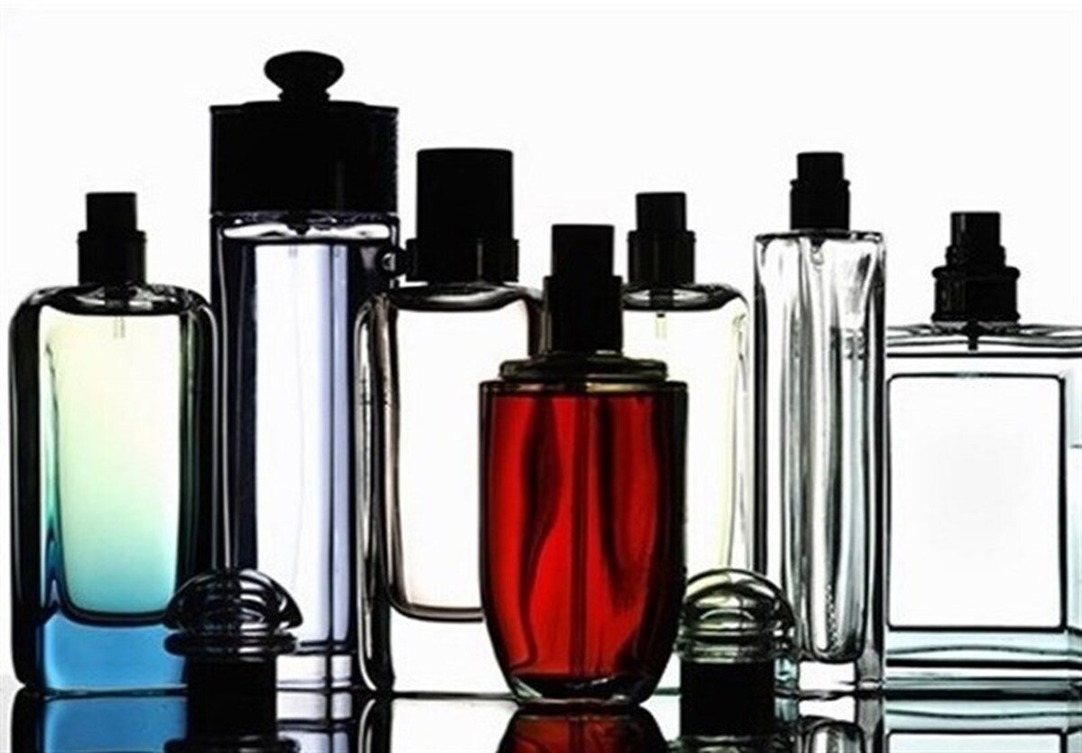 کشف انبار اسانس عطر و ادکلن قاچاق در کرمانشاه