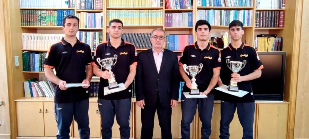 دیدار بازیکنان و کادر فنی تیم ملی هندبال نوجوانان با استاندار کهگیلویه و بویراحمد