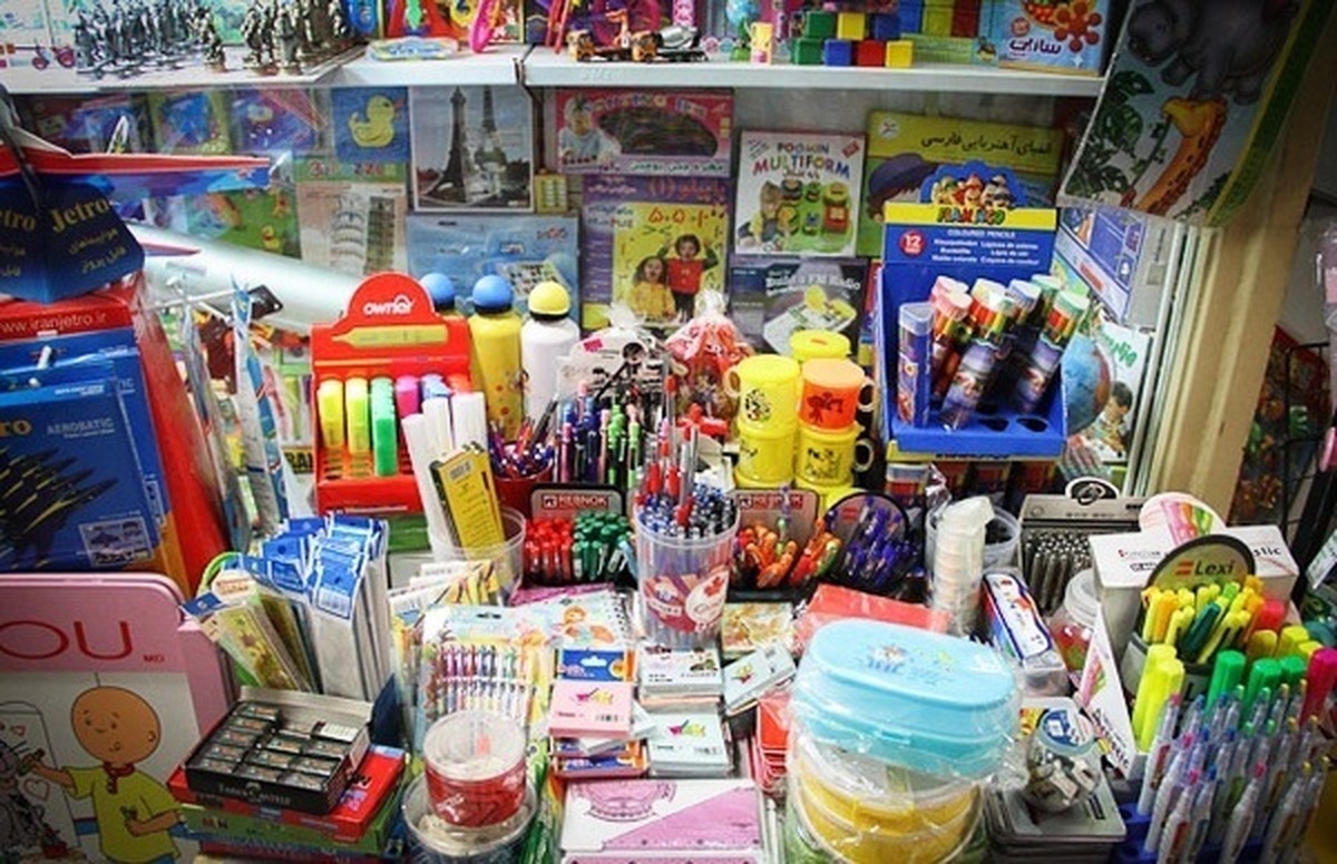 توزیع ۶۰۰ بسته لوازم‌تحریر در بین دانش‌آموزان تحت پوشش بهزیستی الیگودرز