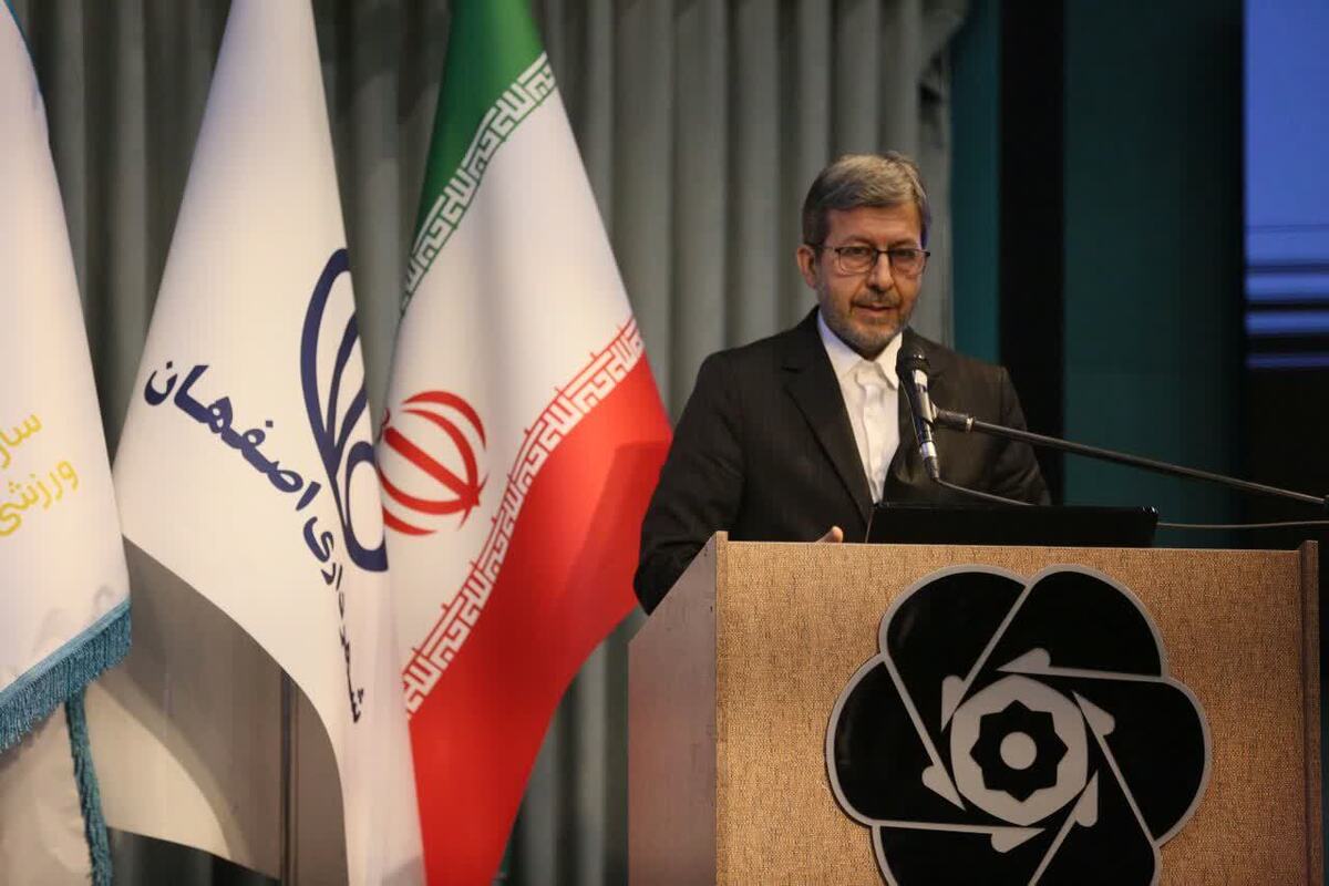 استاندار اصفهان: حکمت مولانا نقشه راهی برای توسعه متوازن و اخلاق‌مدار استان اصفهان است