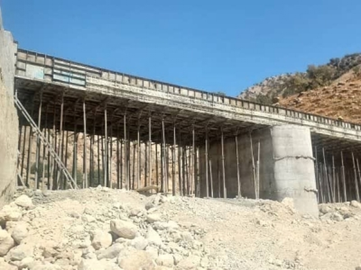 عملیات احداث پل مسیر عشایری دره کت دزپارت به پایان رسید