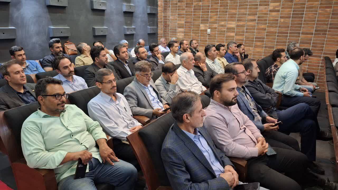 اسنپ بک سلاح بدون خشاب دشمنان است، مردم را از آن نترسانید/از مواضع مستحکم خود عقب نشینی نمی کنیم 