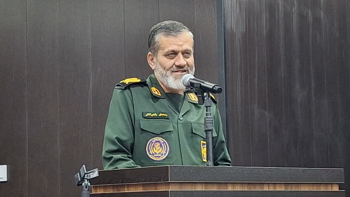 خدمت به مردم حرکت در مسیر شهداست 