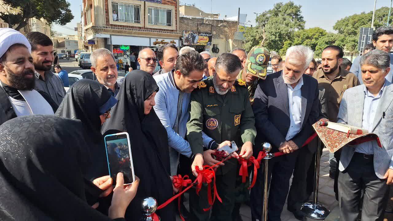 تندیس شهید رضا حسنپور در قزوین رونمایی شد تندیس شهید رضا حسنپور در قزوین رونمایی شد