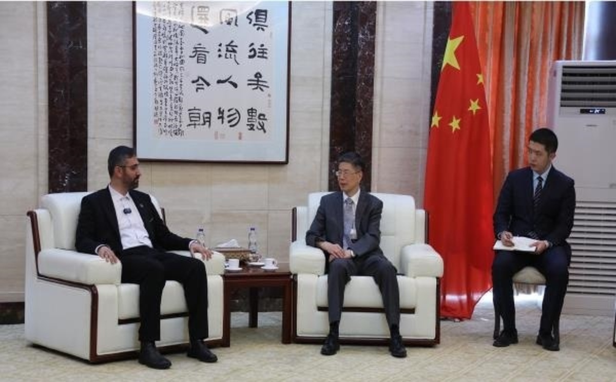 دیدار شهردار ساری و سفیر چین با محوریت توسعه روابط فرهنگی، گردشگری و سرمایه‌گذاری