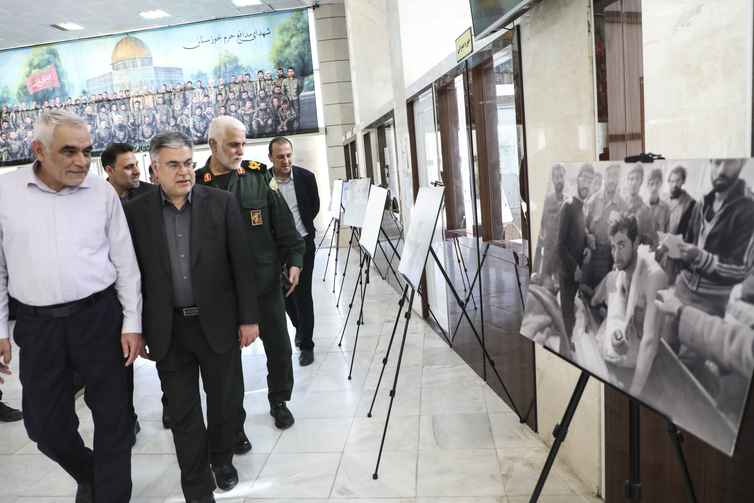 افتتاح نمایشگاه گروهی عکس دفاع مقدس در استانداری خوزستان