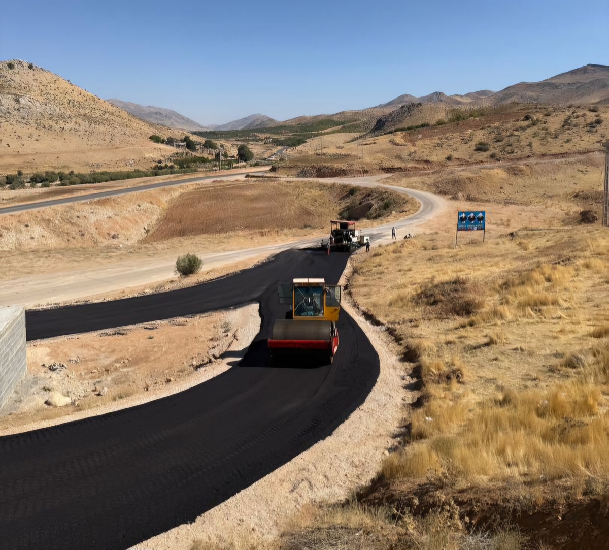 آسفالت روستاهای بنستان، بردپهن جلیل و گلزار شهدای این دو روستا در بخش سپیدار 