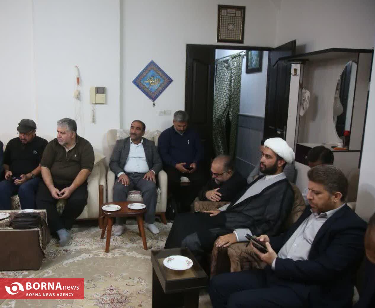 دیدار خبرنگاران قمی با مادر شهید دخانچی