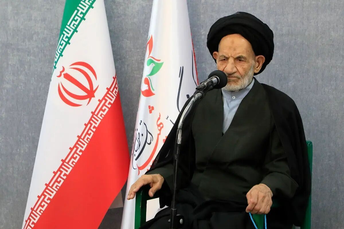 امام جمعه بیرجند: تحریم‌ها علیه ایران نتیجه نداد/ پیشرفت ایران با وجود جنگ روانی غرب