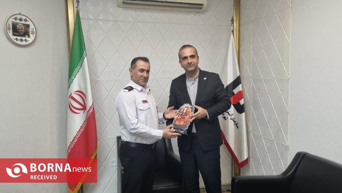 مدیرعامل سازمان منطقه آزاد انزلی از ایستگاه‌های آتش‌نشانی یاری‌رسان در حادثه ونوس تجلیل كرد