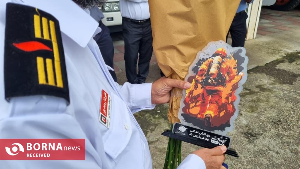 مدیرعامل سازمان منطقه آزاد انزلی از ایستگاه‌های آتش‌نشانی یاری‌رسان در حادثه ونوس تجلیل كرد