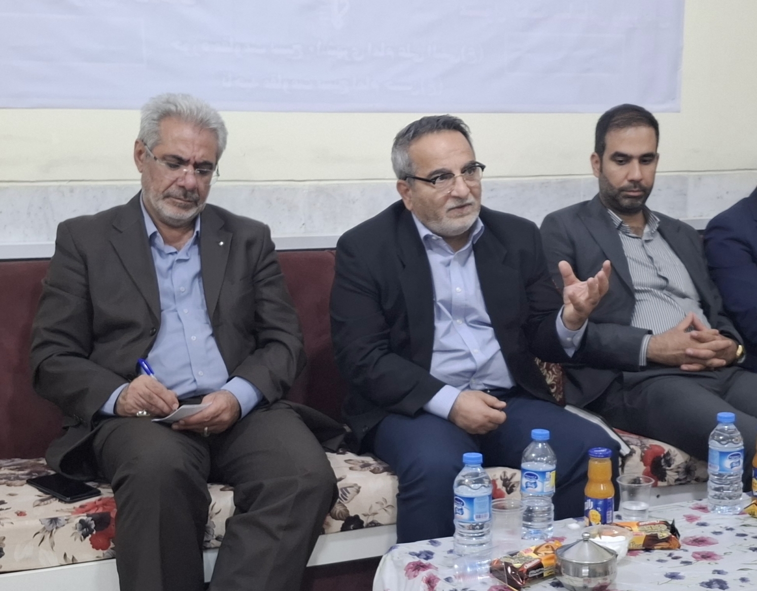 معاون استاندار خوزستان: اجرای طرح شناسنامه منطقه‌ای و بهره‌گیری از ظرفیت‌های محلی در دستور کار است / مشارکت مردمی کلید توسعه پایدار کوی علوی اهواز است