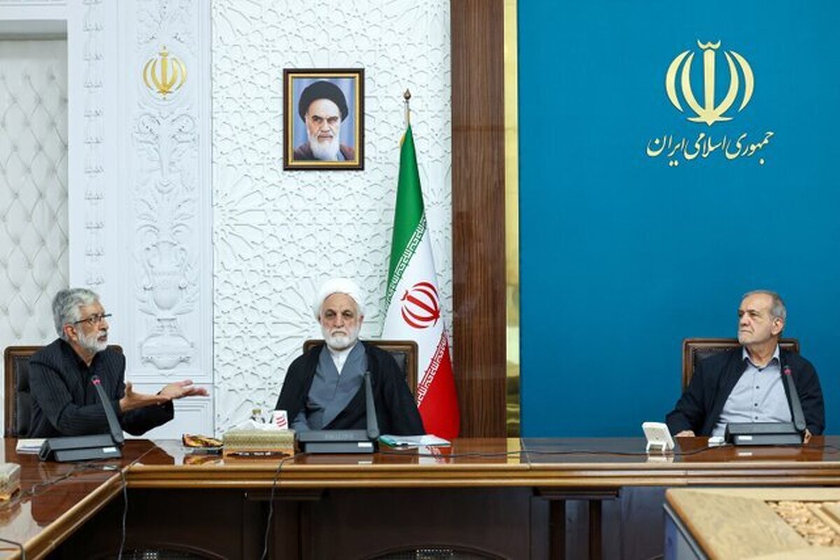 تاکید پزشکیان بر ادغام مراکز کم بازده علمی