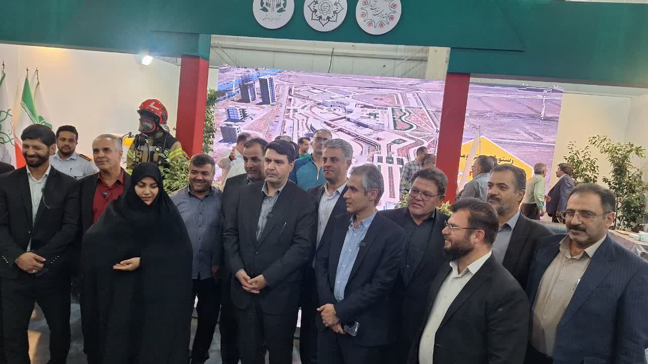 نمایشگاه دستاوردهای مدیریت شهری در قزوین افتتاح شد