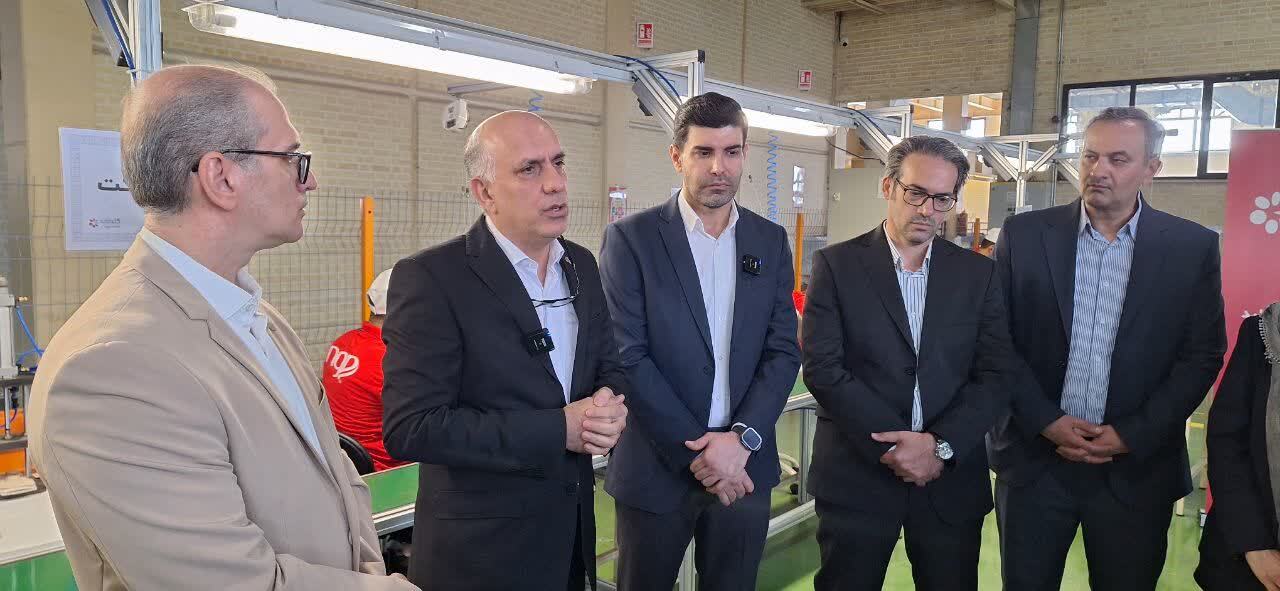 داخلی سازی محصولات تولیدی موجب خودکفایی و قطع وابستگی به خارج می شود