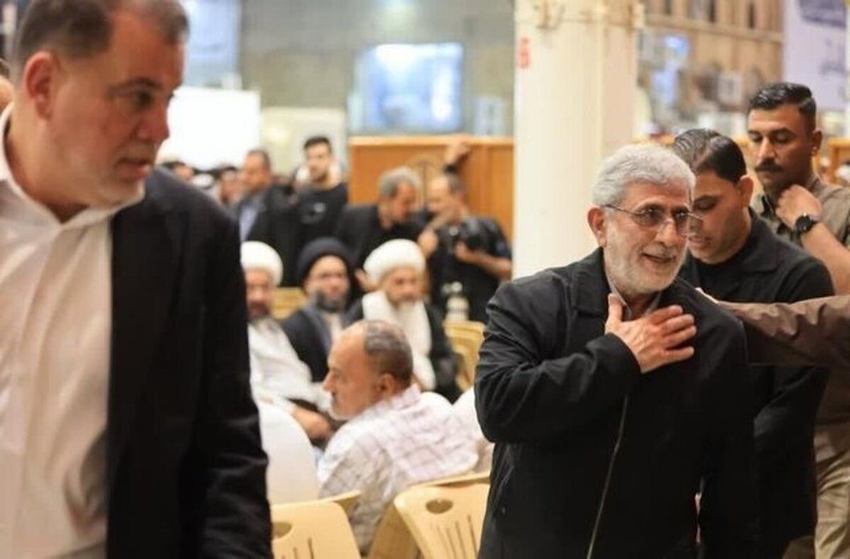 حضور سردار قاآنی در مراسم ترحیم همسر آیت الله سیستانی در عراق