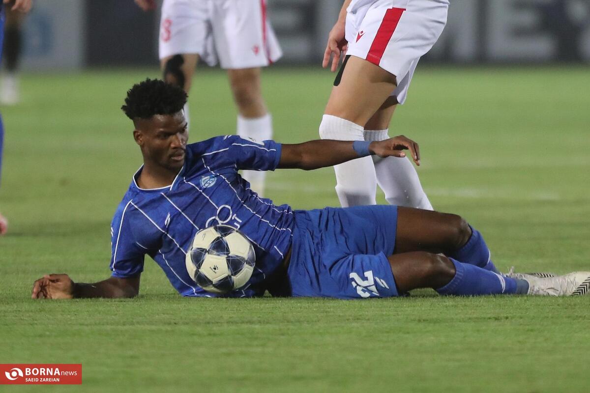 دیدار تیم های فوتبال استقلال ایران -المحرق بحرین