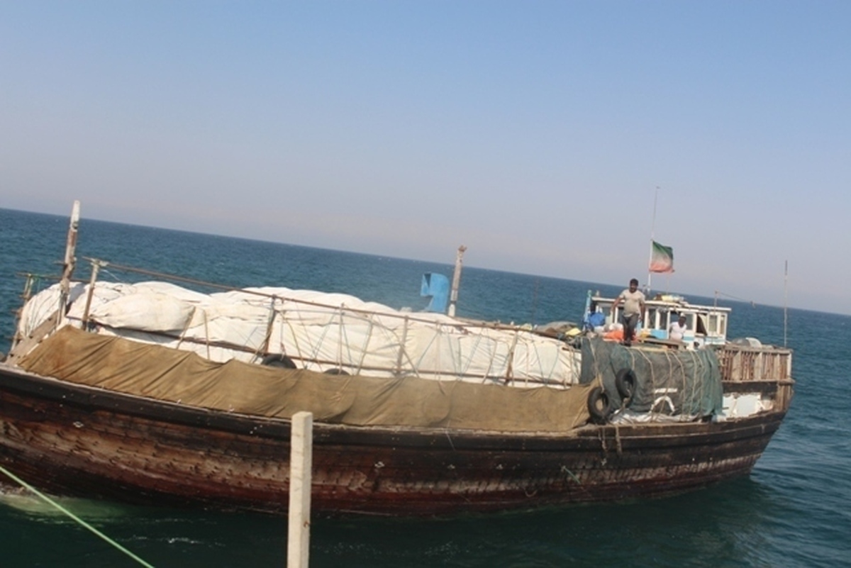 توقیف ۴ فروند لنج صیادی حامل بیش از ۷۹ هزار لیتر سوخت قاچاق در چابهار