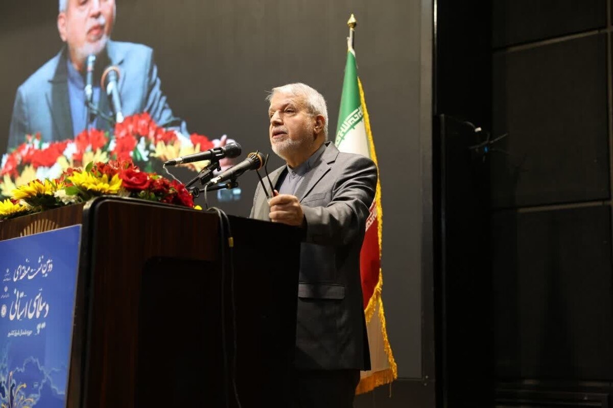 وزیر میراث فرهنگی، صنایع دستی و گردشگری:سفرای ایران در کشورهای همسایه برای جذب گردشگر کمک کنند