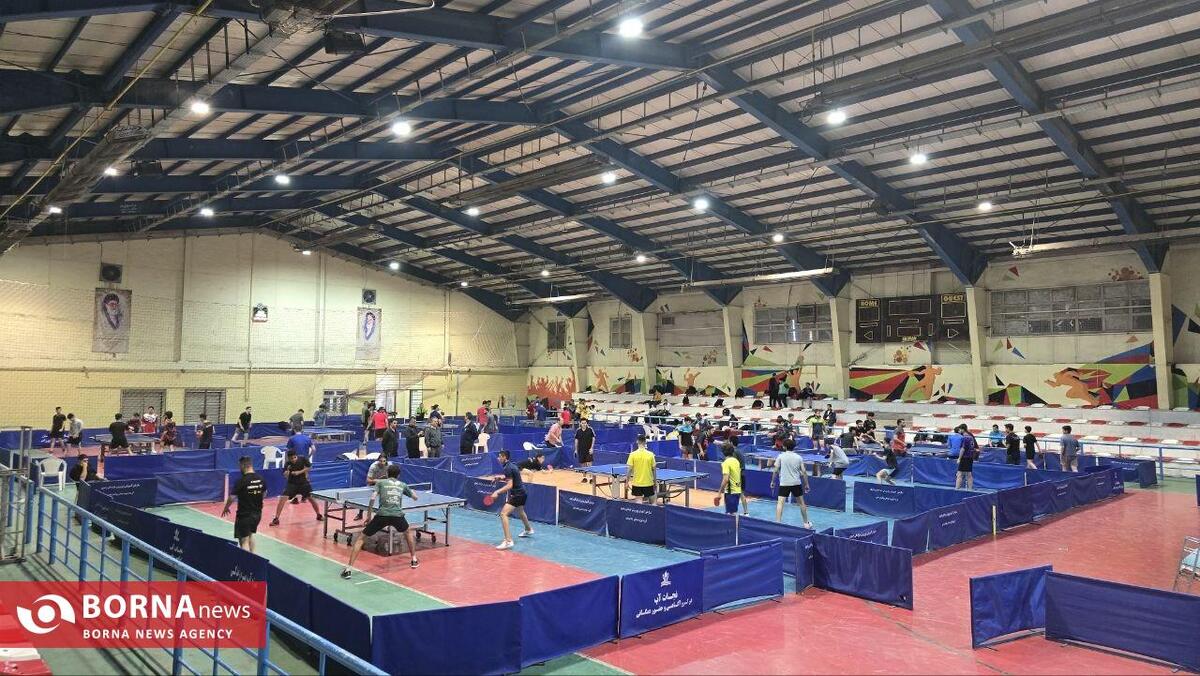 شور و حال در سالن میثاق مشهد؛ آماده برای آغاز رقابت‌های ملی تنیس روی میز + فیلم