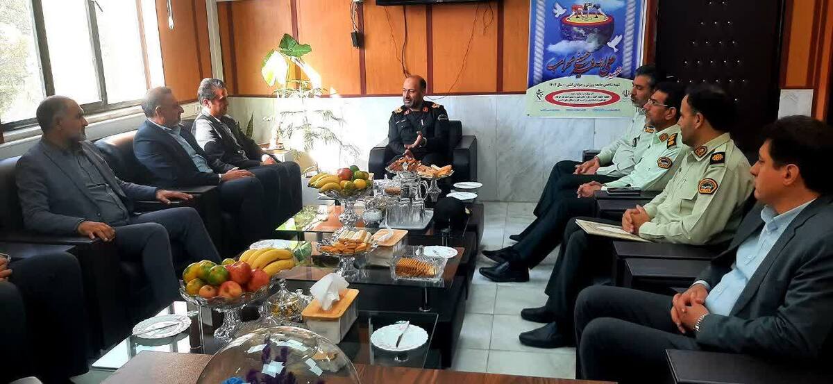 دیدار فرمانده انتظامی لرستان با مدیرکل ورزش و جوانان استان به مناسبت هفته تربیت‌بدنی
