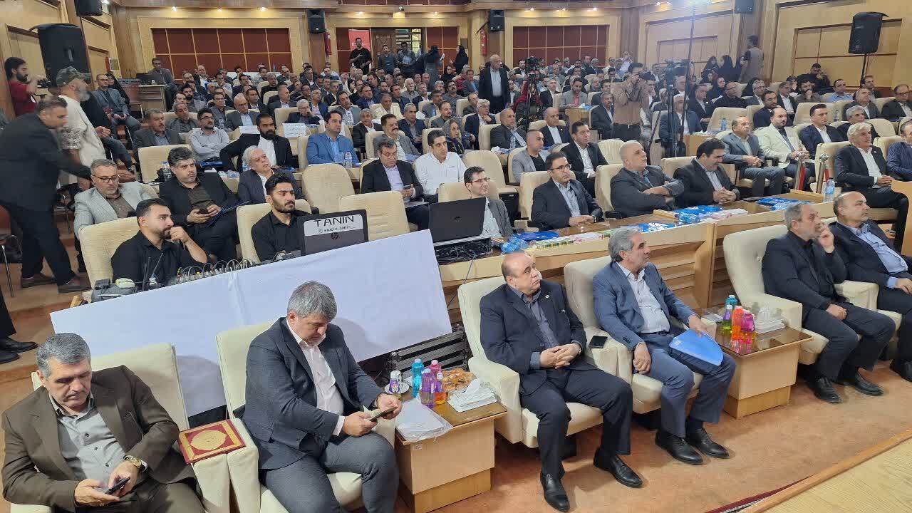 صنایع شهرستان آبیک پویا و بالنده هستند 