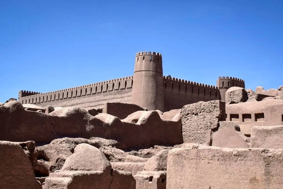 آغاز مرمت بافت و ارگ تاریخی شهر راین