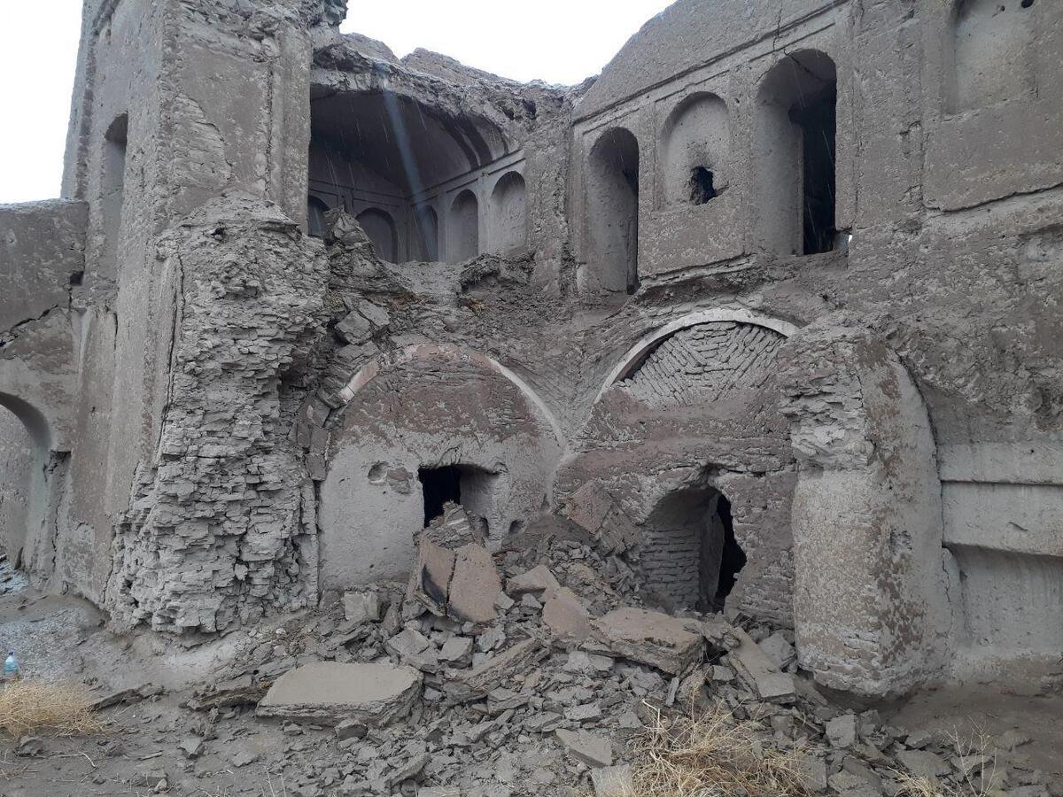 آغاز مرمت برج قلعه تاریخی معاذ شهرستان فهرج