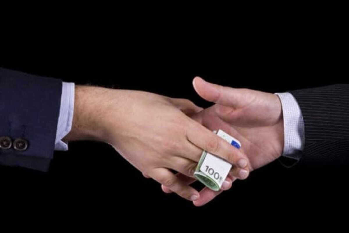 بازداشت کارچاق کن حرفه ای در گنبدکاووس هنگام دریافت پول