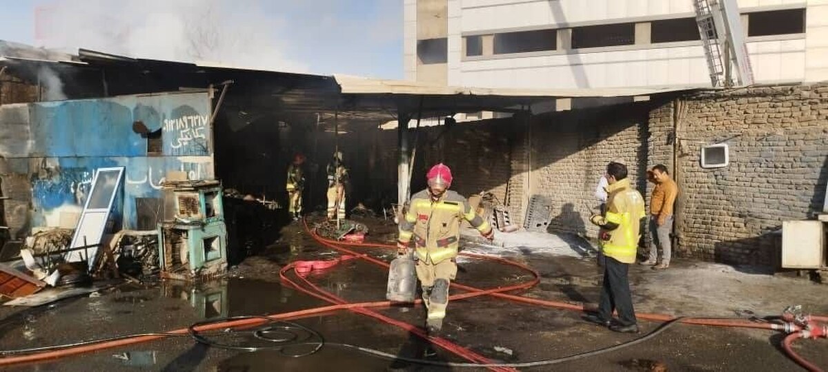 آتش سوزی در کارگاه شارژ سیلند‌های گاز مایع + فیلم