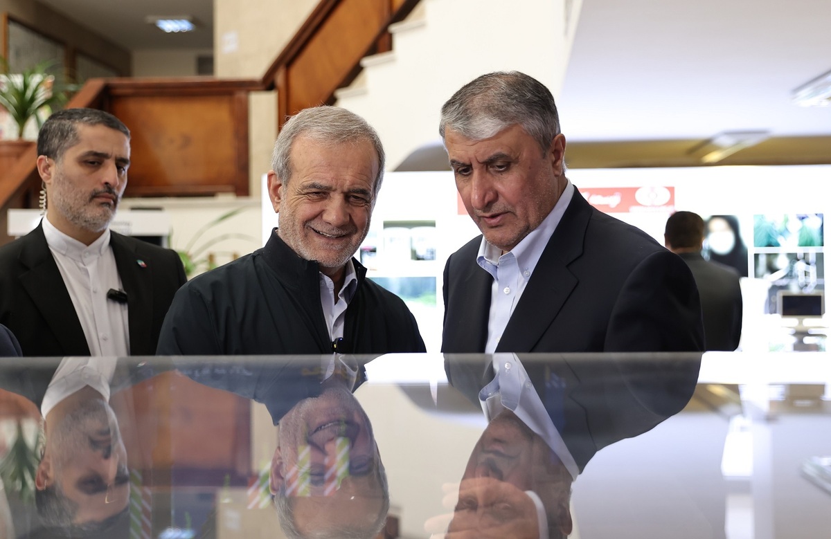 دیدار پزشکیان با مدیران ارشد صنعت هسته‌ای