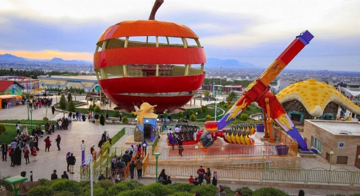 تخفیف ۵۰ درصدی ابرسازه‌های تفریحی اصفهان ویژه دانش‌آموزان