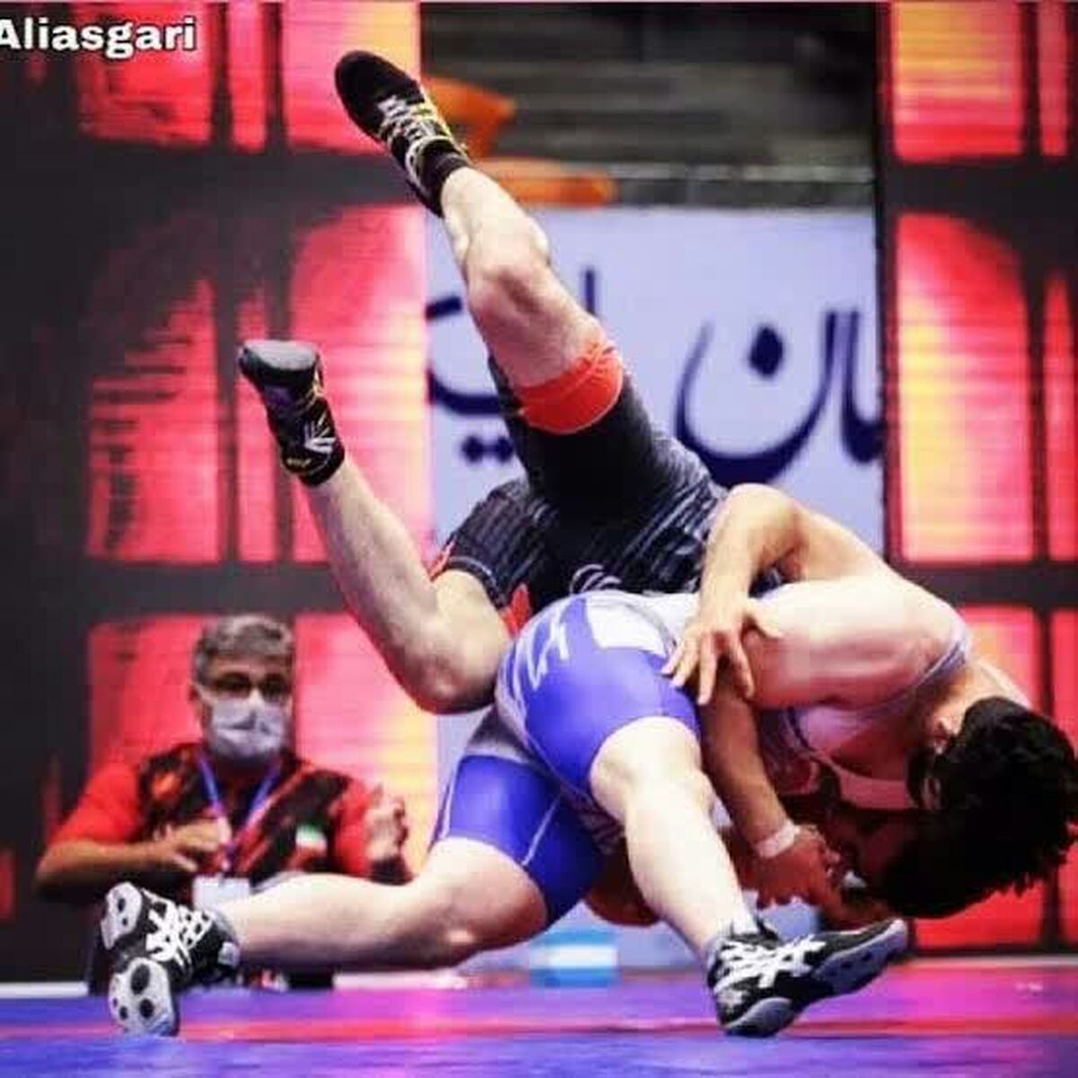 قهرمانی خرم آباد در مسابقات کشتی فرنگی قهرمانی لرستان