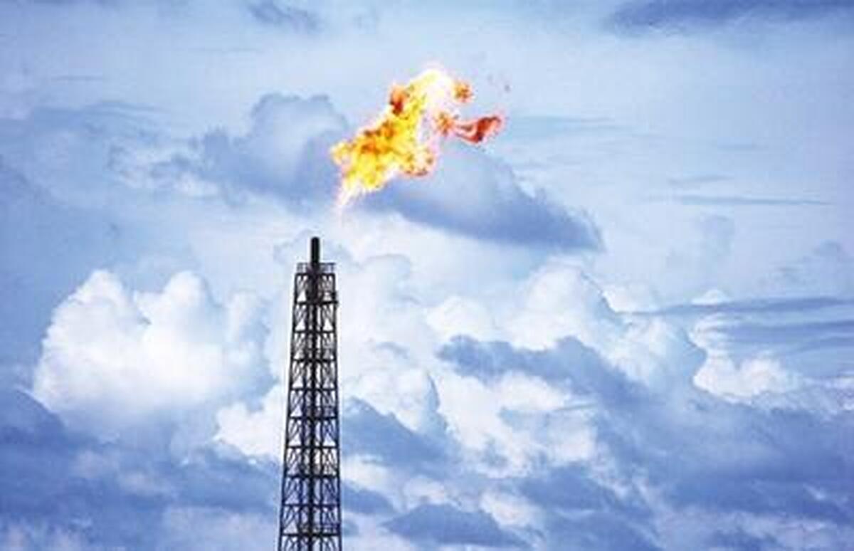 پایان شعله های جنوب؛ دولت با امضای ۱۲ قرارداد جدید به دنبال خاموشی فلرها رفت