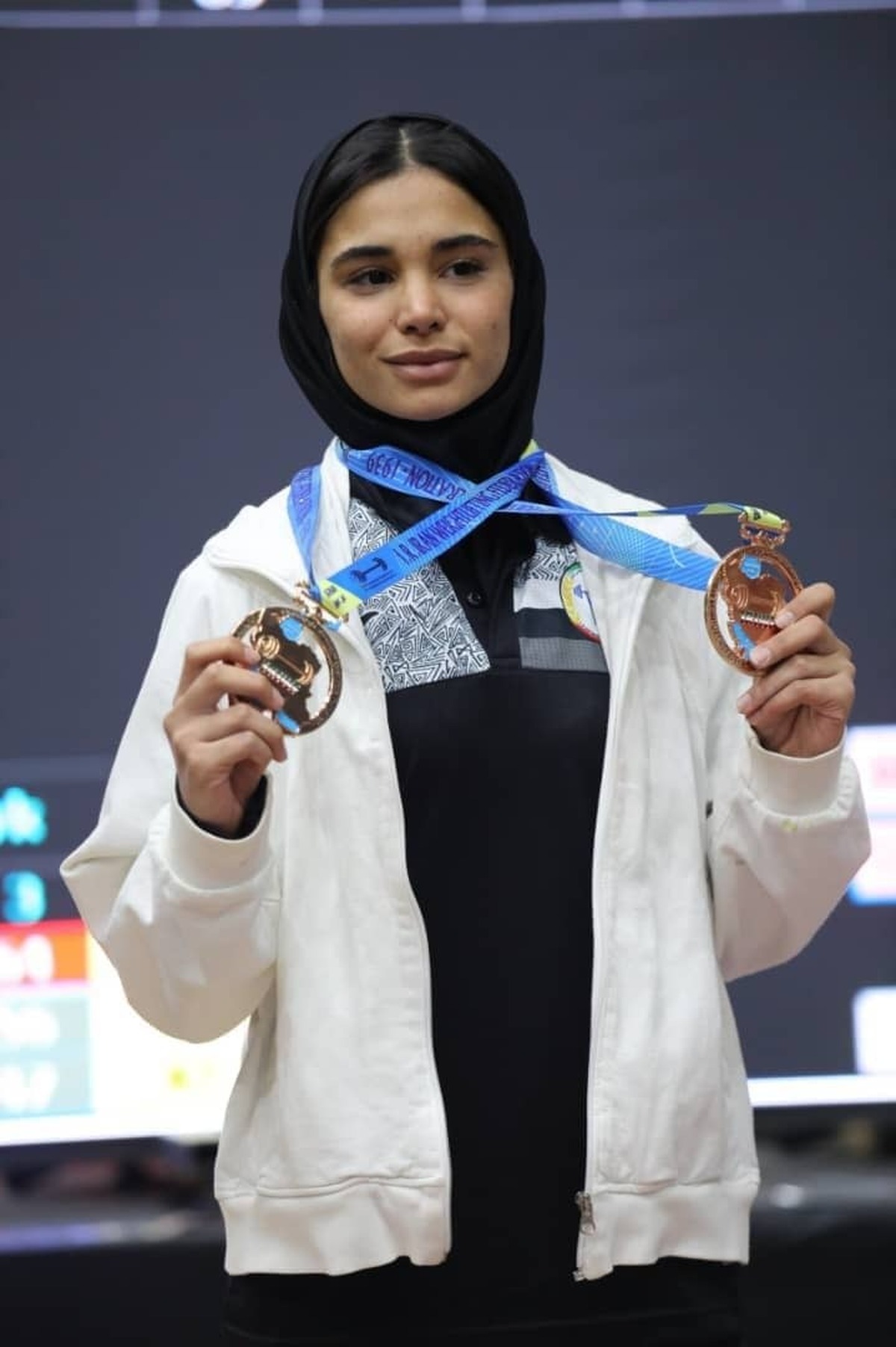 درخشش ورزشکار هرمزگانی با دو مدال برنز در رقابت‌های قهرمانی وزنه‌برداری جوانان کشور