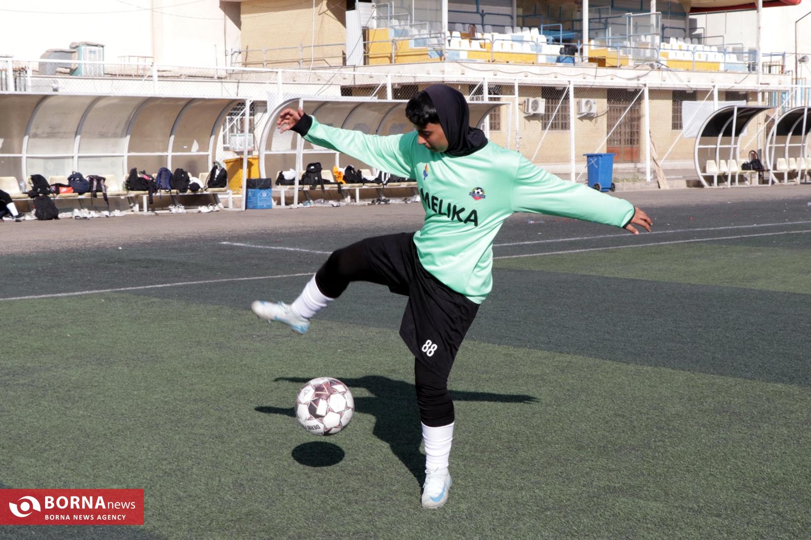 ایساتیس‌کران فارس میزبان ایستای کرج در لیگ فوتبال بانوان