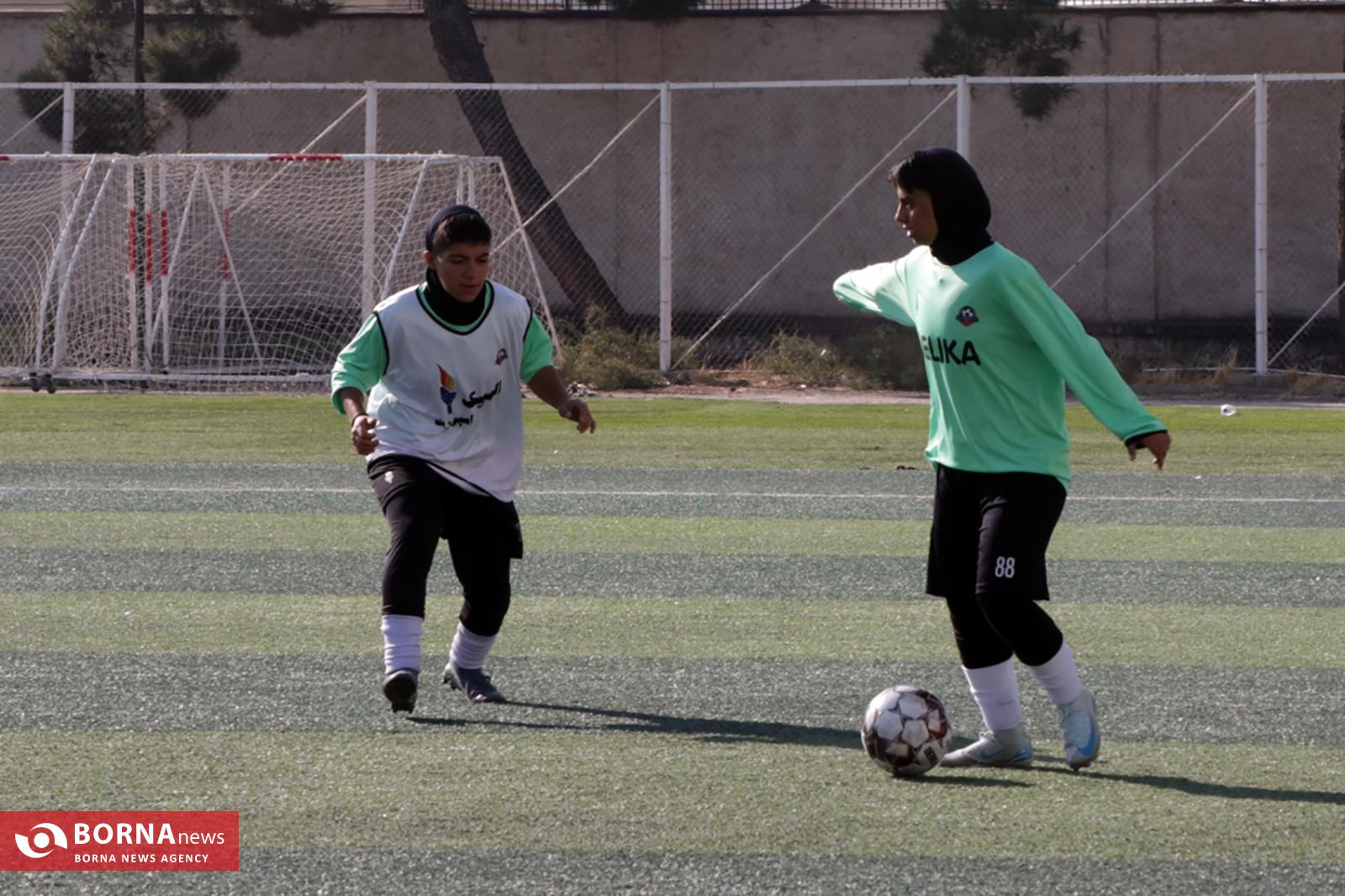 ایساتیس‌کران فارس میزبان ایستای کرج در لیگ فوتبال بانوان