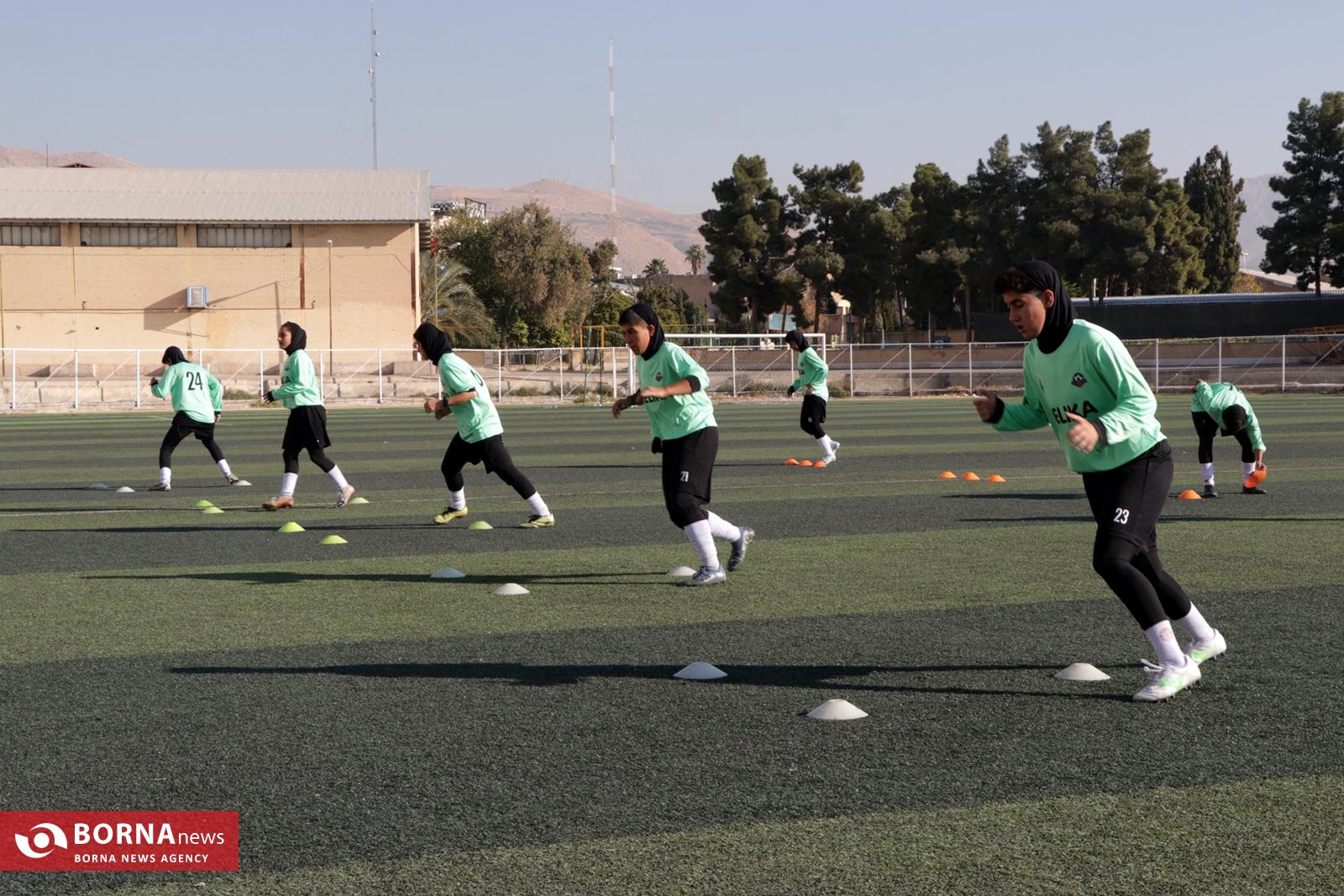 ایساتیس‌کران فارس میزبان ایستای کرج در لیگ فوتبال بانوان