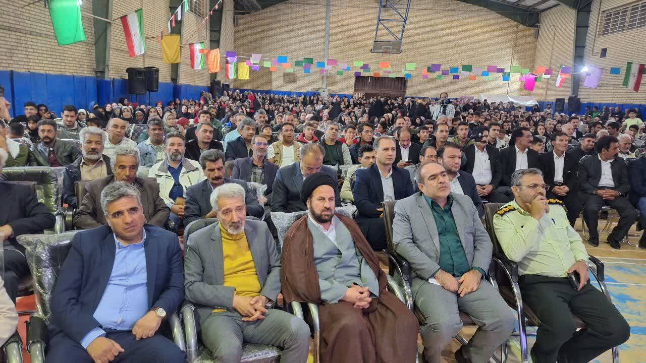 برگزاری جشنواره بزرگداشت روز آوج درکاروانسرای شاه‌عباسی