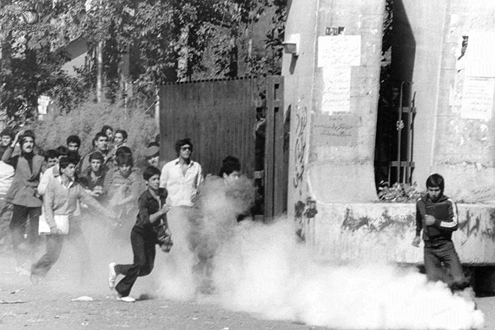 از تبعید امام تا تسخیر لانه جاسوسی/ ۱۳ آبان، یادگار شجاعت و پایمردی نسل جوان ایران