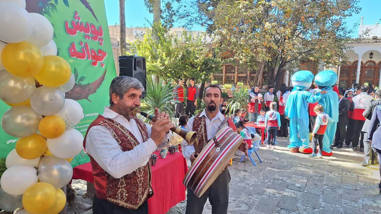 جوانان هلال احمر ایثار و بخشش را از ائمه معصومین و زهرای مرضیه الگو گرفته اند