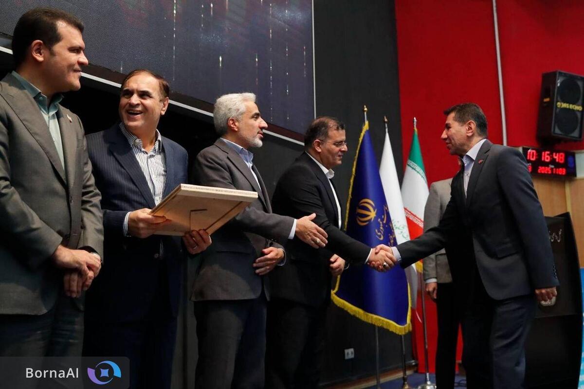 تقدیر از ۱۵ شرکت صادراتی نانو با حضور معاون علمی رئیس‌جمهور