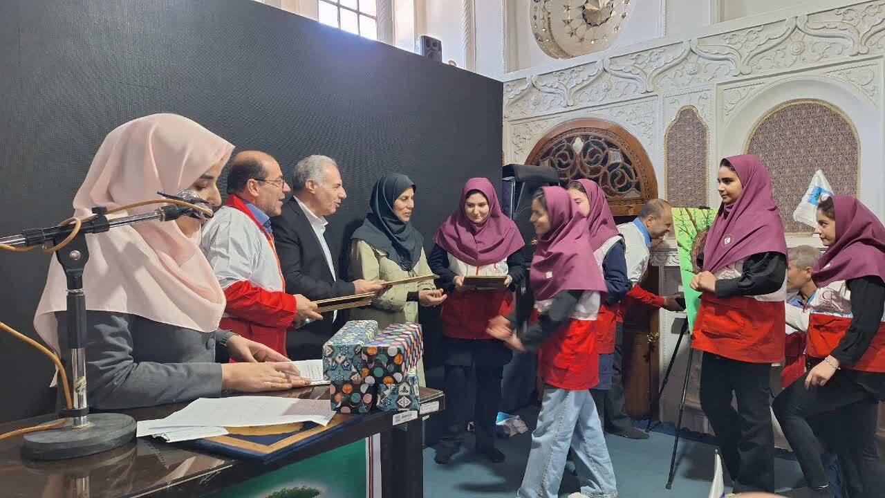 سازمان جوانان جمعیت هلال احمر ظرفیت غرس سالانه 7 میلیون اصله درخت را دارد 