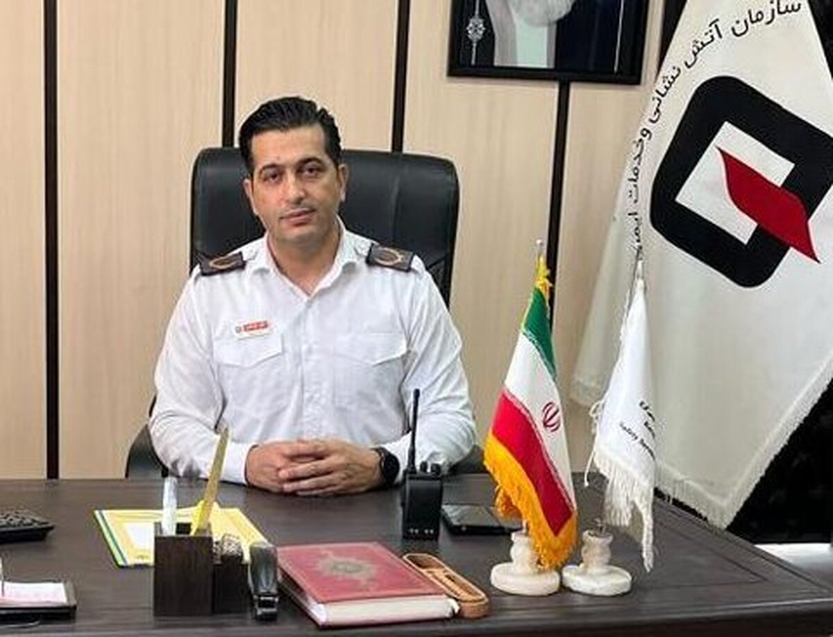 آماده باش آتش نشانان سازمان آتش نشانی کرج برای تامین ایمنی راهپیمائی روز ملی مبارزه با استکبار جهانی