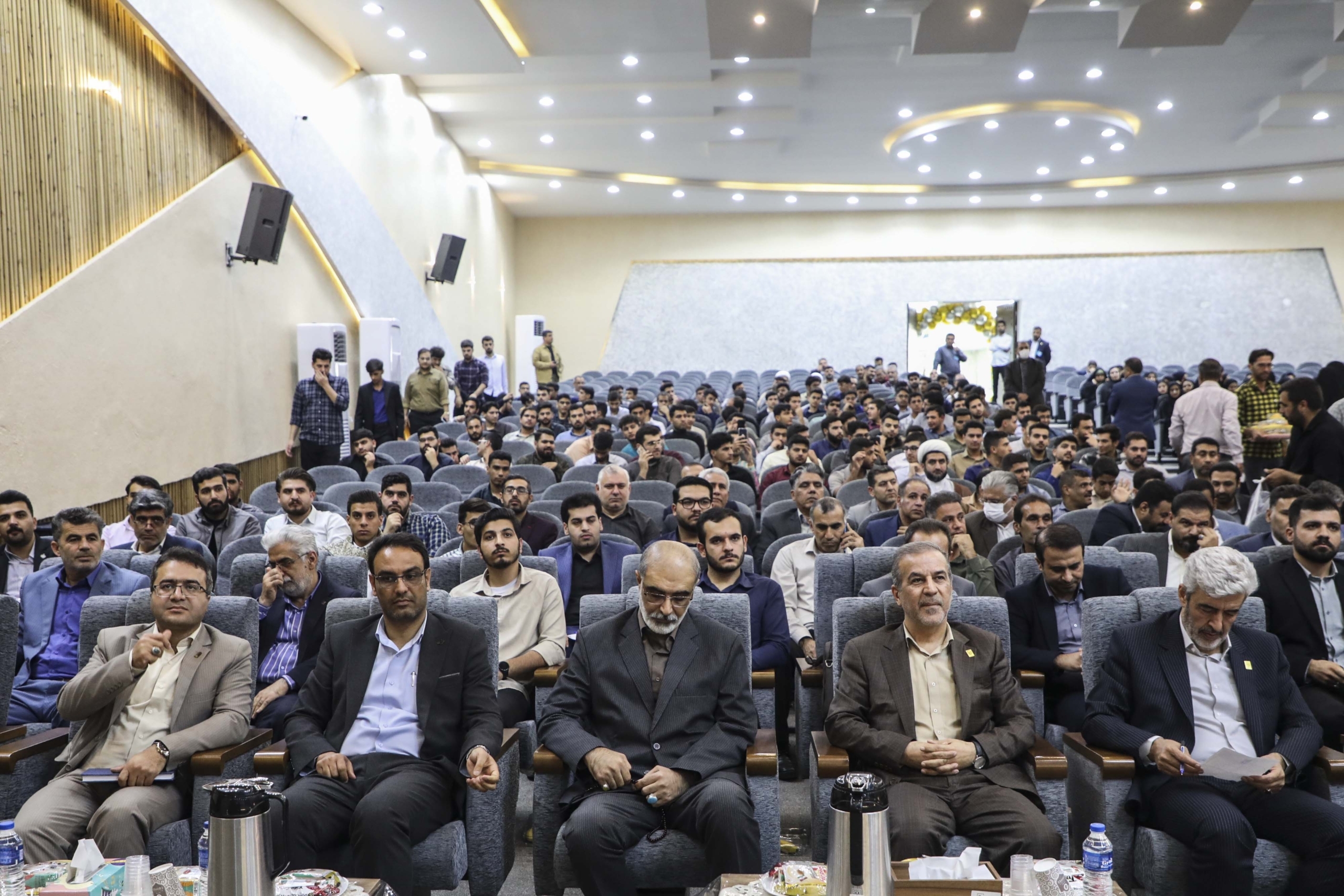 استاندار خوزستان: دانشگاه فرهنگیان علاوه بر آموزش آکادمیک باید کانون آموزش مهارتهای زندگی اجتماعی و فرهنگساز جامعه باشد استاندار خوزستان: دانشگاه فرهنگیان علاوه بر آموزش آکادمیک باید کانون آموزش مهارتهای زندگی اجتماعی و فرهنگساز جامعه باشد