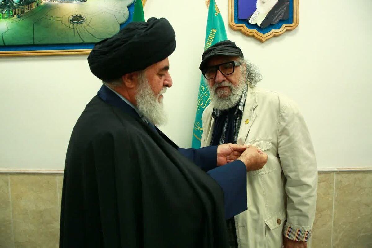 «داریوش ارجمند» خادم افتخاری آستان مقدس مسجد جمکران شد 