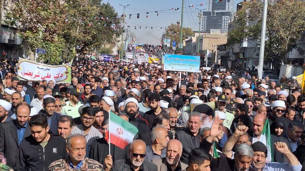 فریاد «مرگ بر آمریکا» خاموش‌شدنی نیست