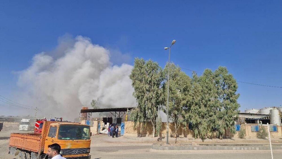 حریق در شرکت پالایش نفت پارسیان ایوانکی/ تیم‌های امدادی هلال‌احمر به محل اعزام شدند + فیلم